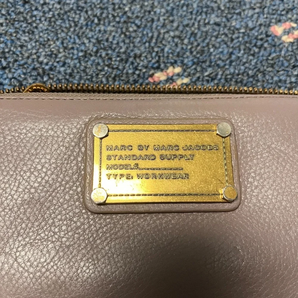 Marc by Marc Jacobs Leather Zip Around Wallet Standard‎ Supply Card Slots Mauve